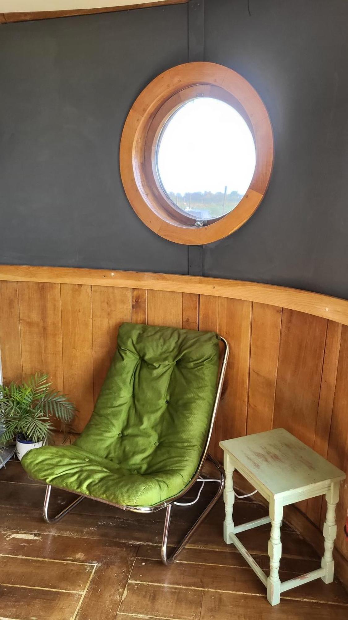 Inner Dowsing Lightship Rochester  Room photo